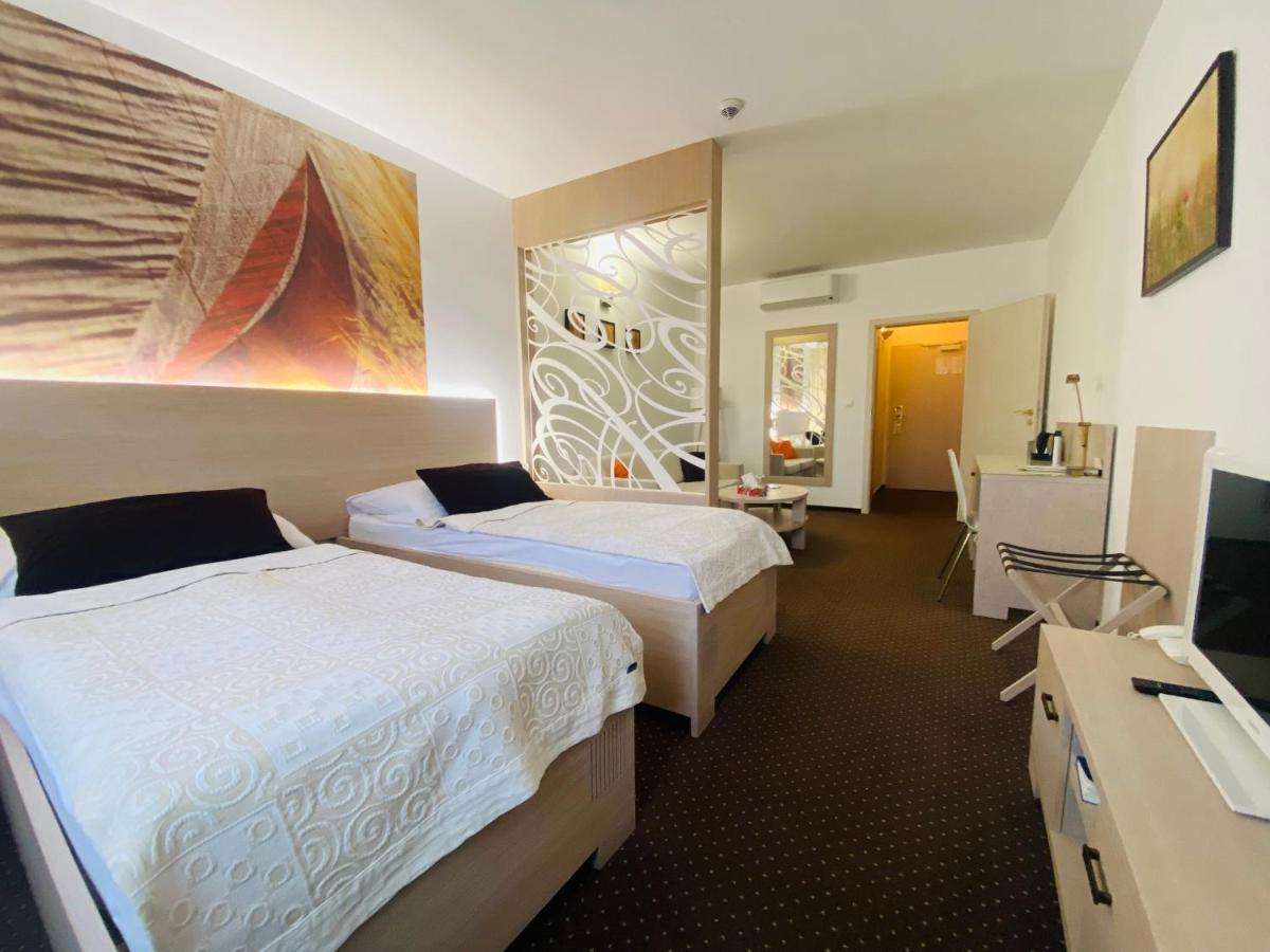 Hotel Slameny Dom & Spa Malá Ida 外观 照片
