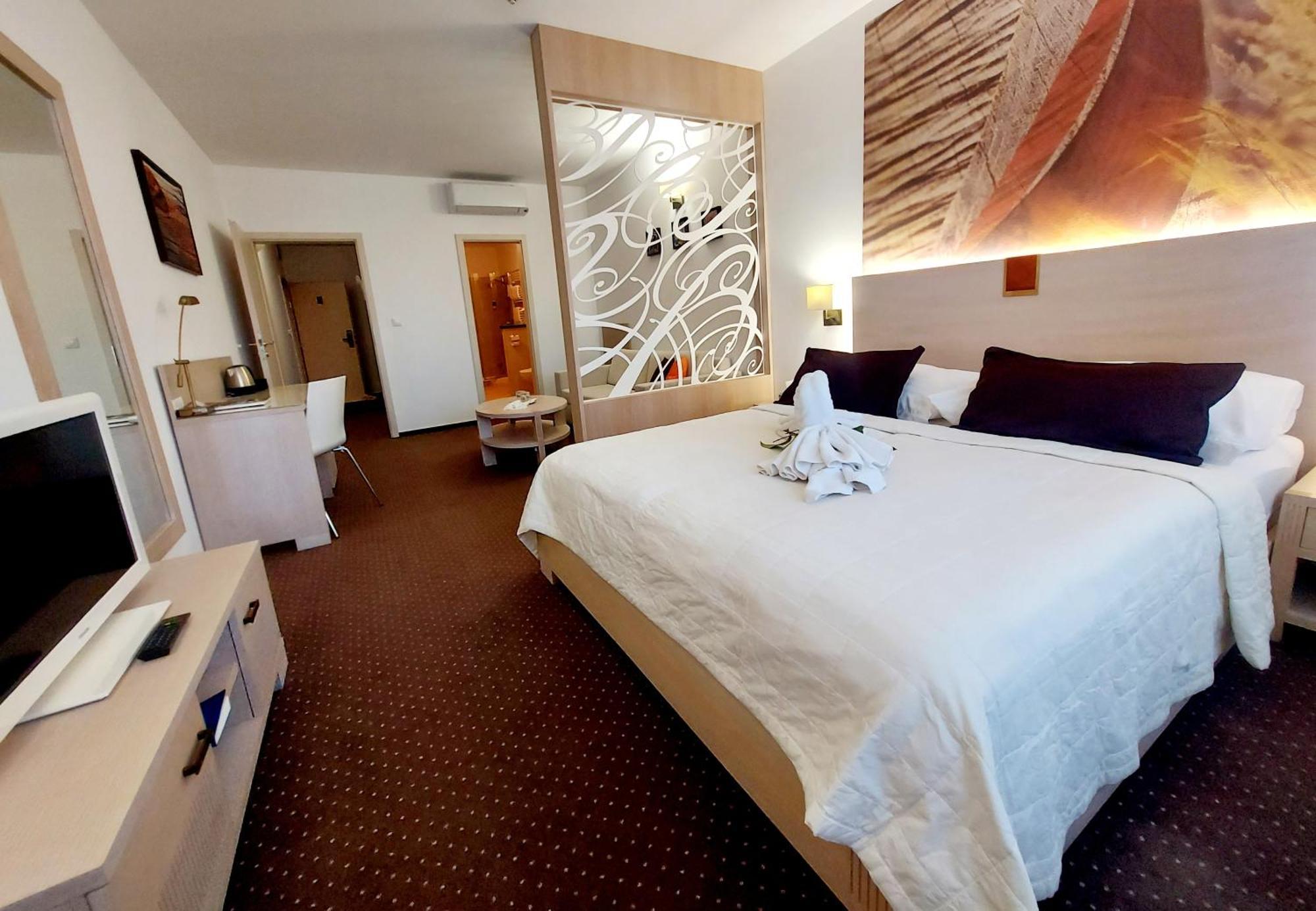 Hotel Slameny Dom & Spa Malá Ida 外观 照片