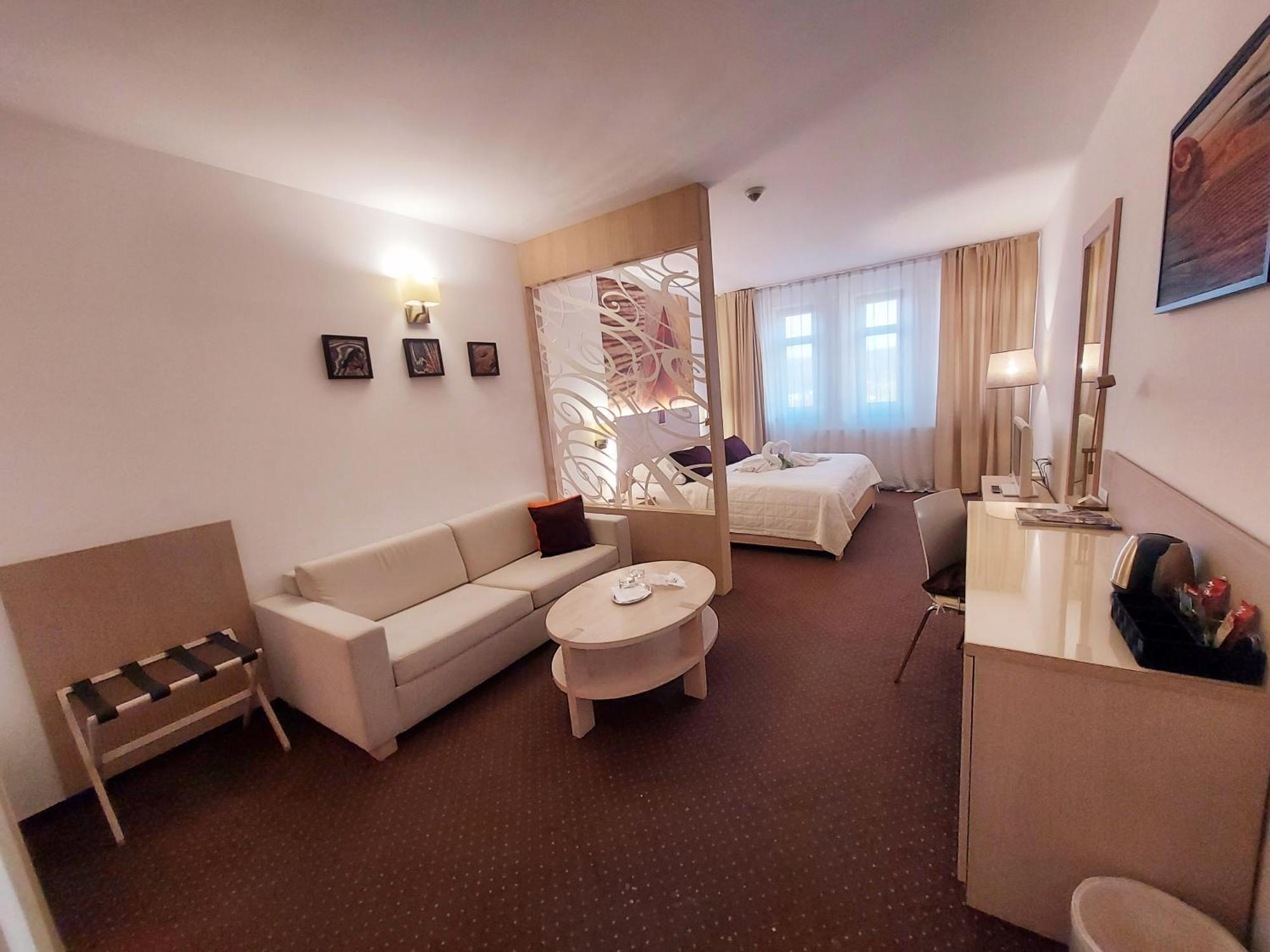 Hotel Slameny Dom & Spa Malá Ida 外观 照片