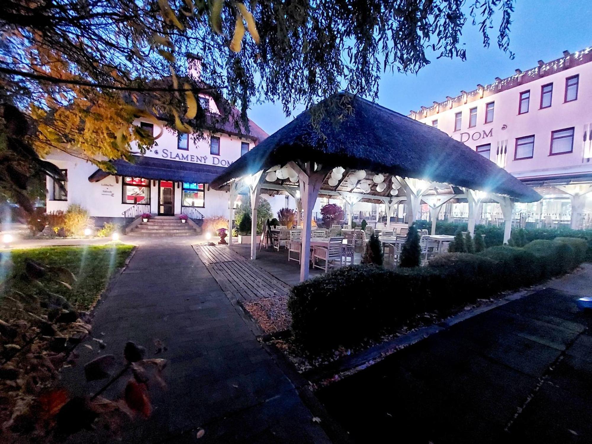 Hotel Slameny Dom & Spa Malá Ida 外观 照片