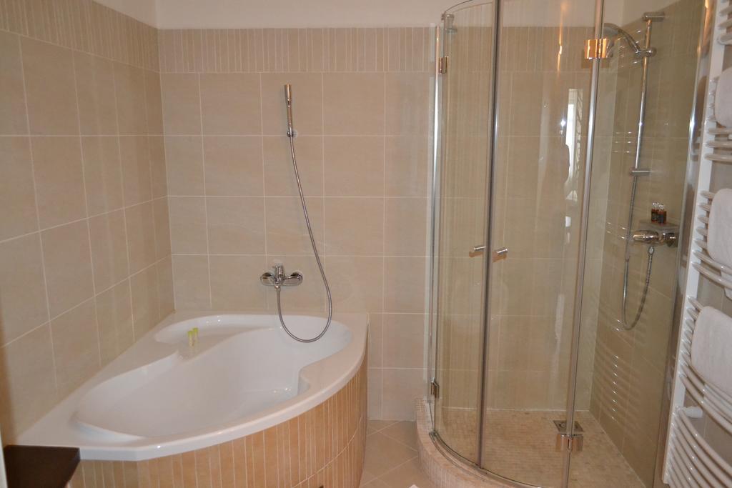 Hotel Slameny Dom & Spa Malá Ida 外观 照片