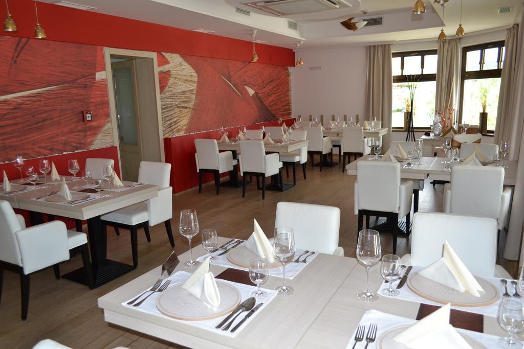 Hotel Slameny Dom & Spa Malá Ida 外观 照片